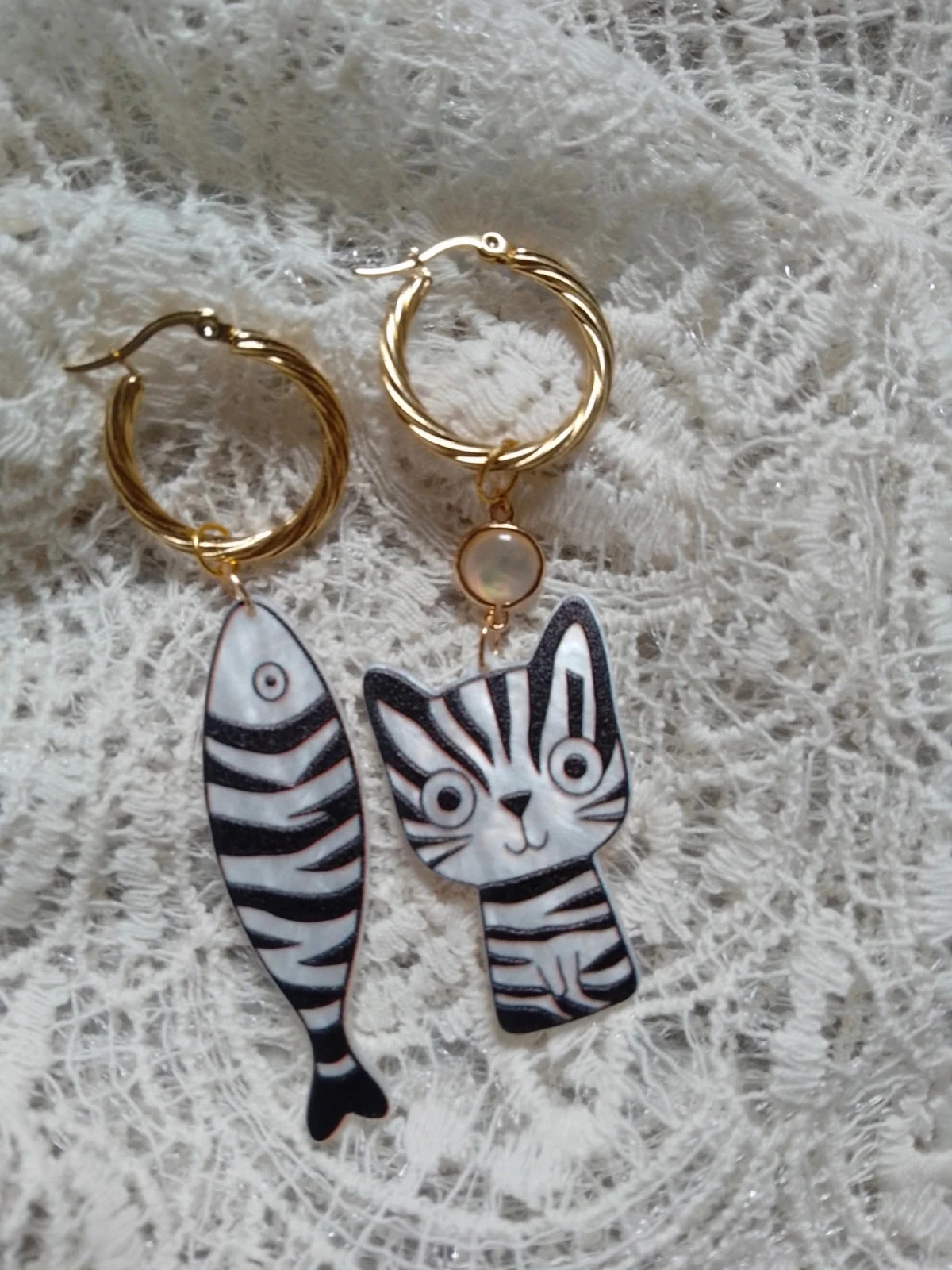 Boucles d'oreilles créoles chat poisson pierre de n'acre – photo 2